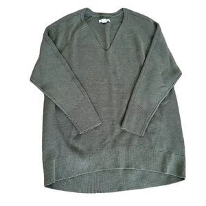 Athleta Green Casual Long Warm Heavy Vee Neck Casual Neutral Work Sweater Shirt
